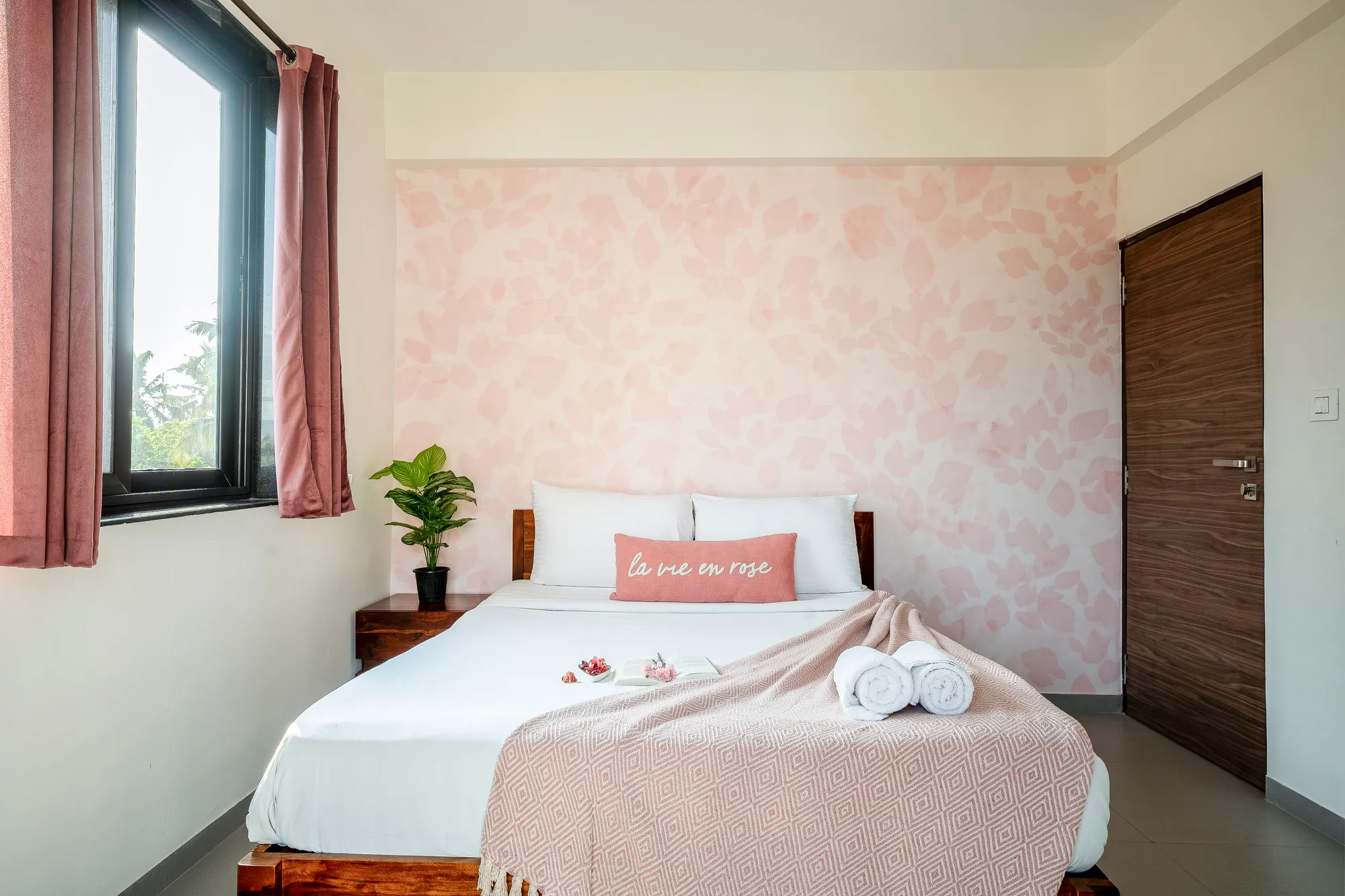 RoseWood | 1BHK | Nr Beach photo 2