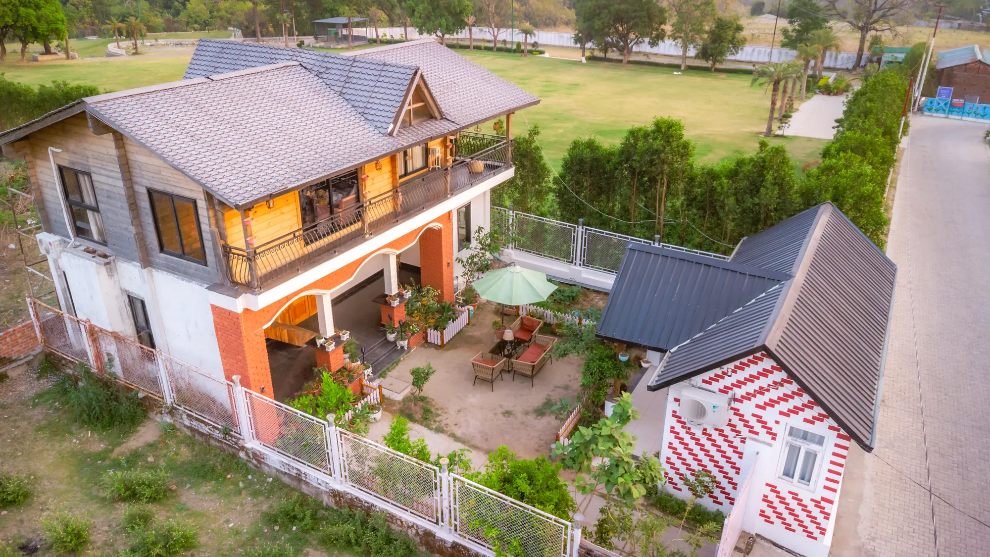 Cuckoo | 4 BHK | Garden | BBQ photo 3